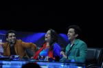 Ritesh Deshmukh, Geeta Kapur on the sets of India_s Dancing Superstar in Filmcity, Mumbai on 18th April 2013 (21).JPG